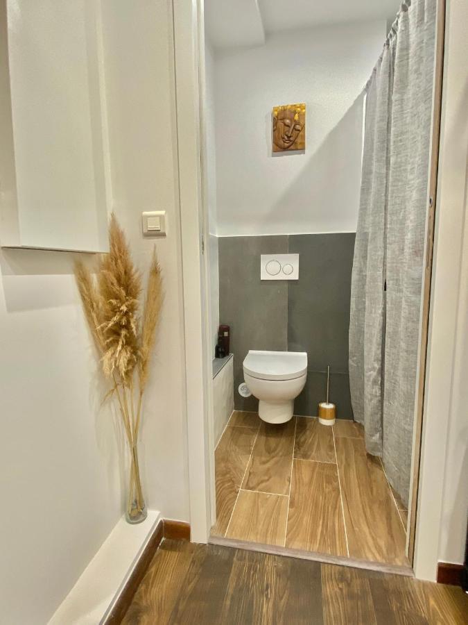 Le Rue Longue Apartment *